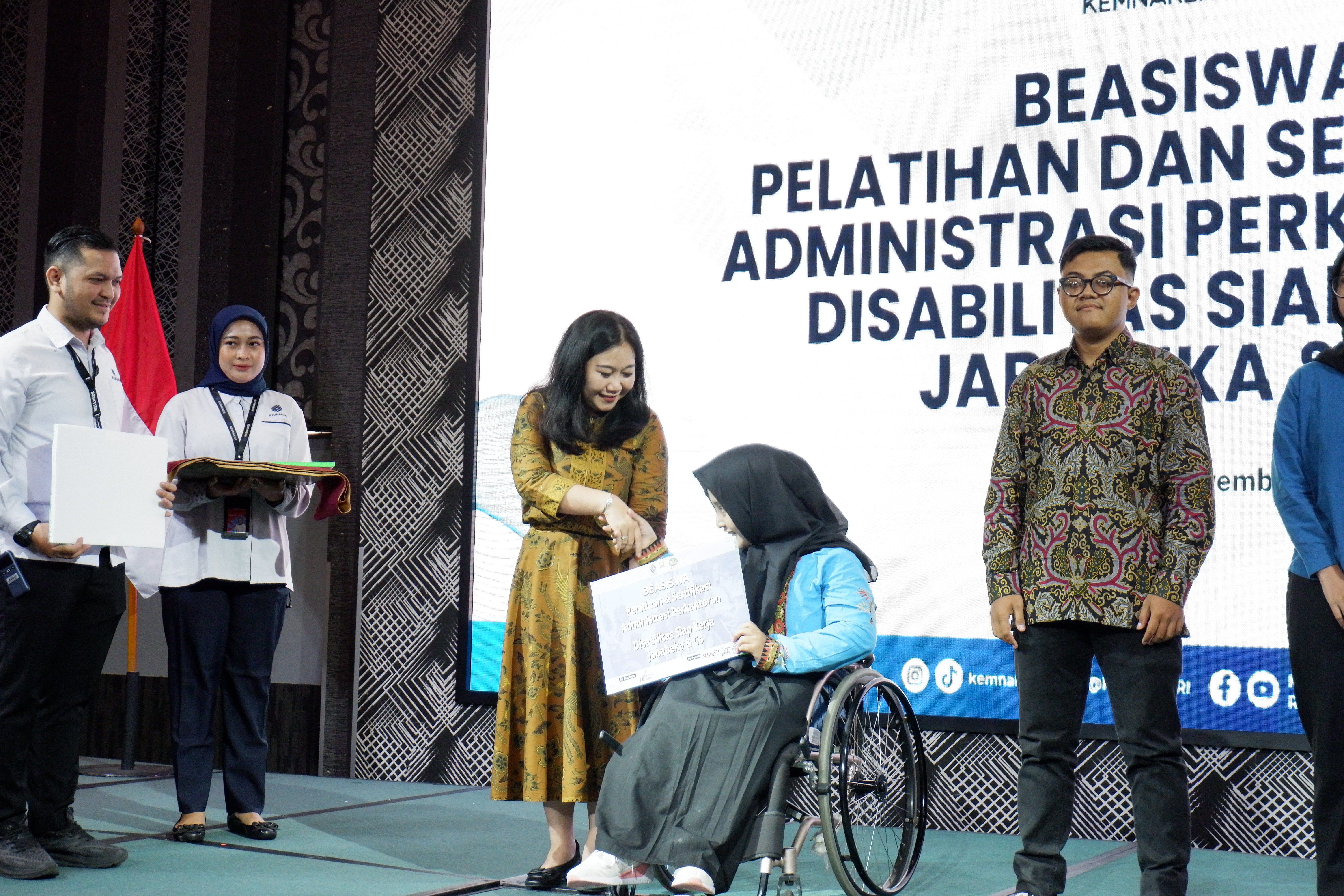 Disabilitas Siap Kerja-Pelatihan Sertifikasi Profesi Pengelolaan Administrasi Perkantoran